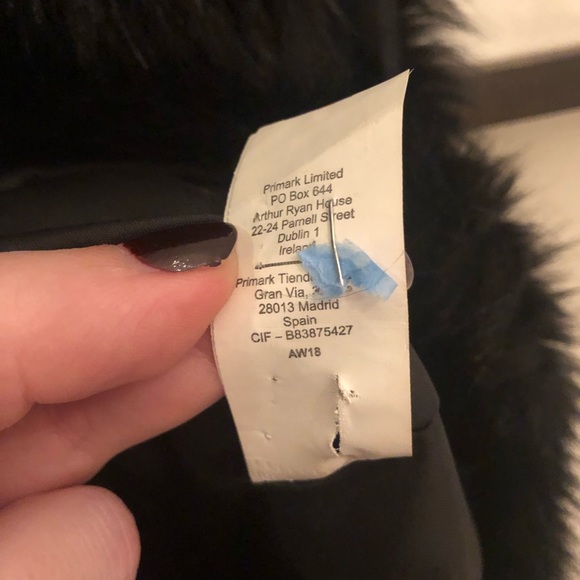 ⛔️SOLD⛔️ Primark 🖤 Cozy Vegan Fur Vest - Picture 9 of 9